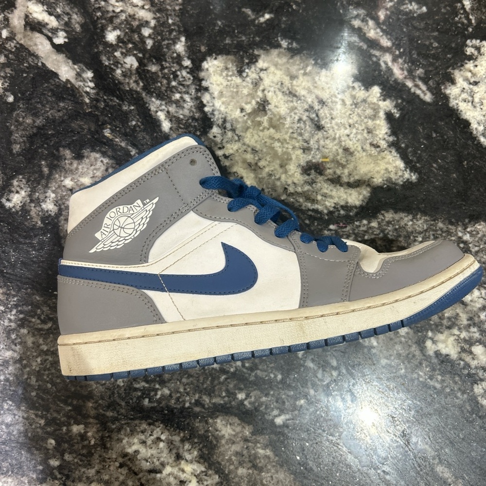 Jordan 1 Mid True Blue